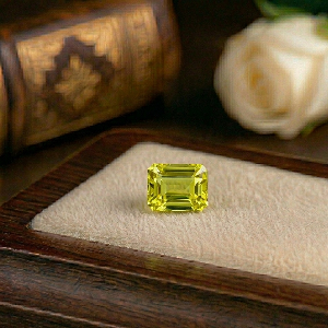 YELLOW SAPPHIRE